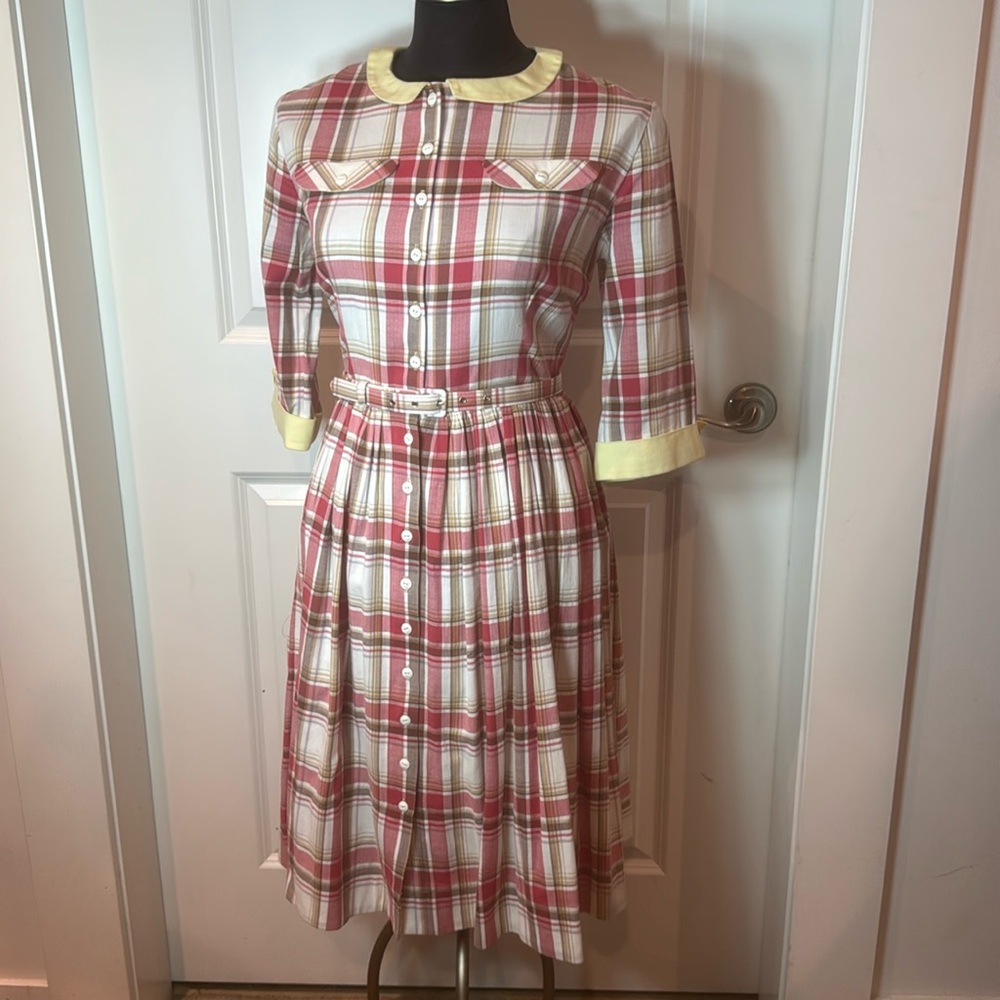 50s full skirt dress.